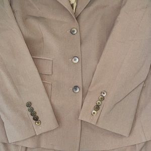 It was bought in Italy so the size is 44 but that is equivalent to M in US sizes